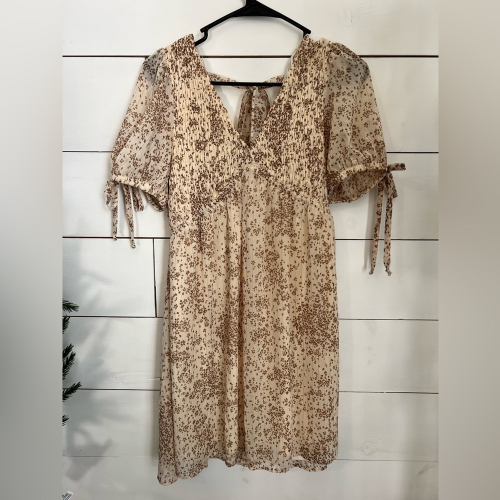 Sienna Sky Cream mini Dress medium